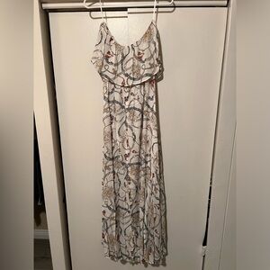 Strapless maxi with leg slit